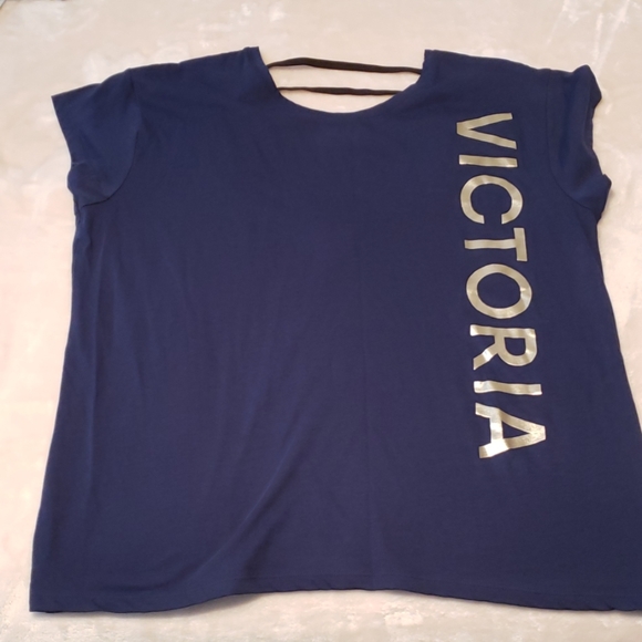 Victoria's Secret Tops - Victoria secret tee